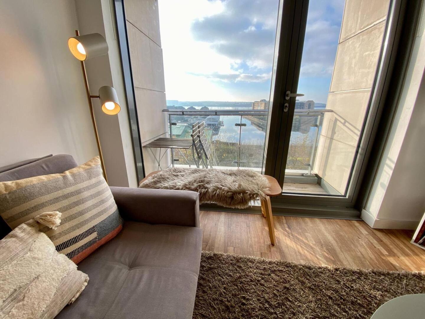 Stunning Mersey View Flat W Parking In Liverpool Exterior foto