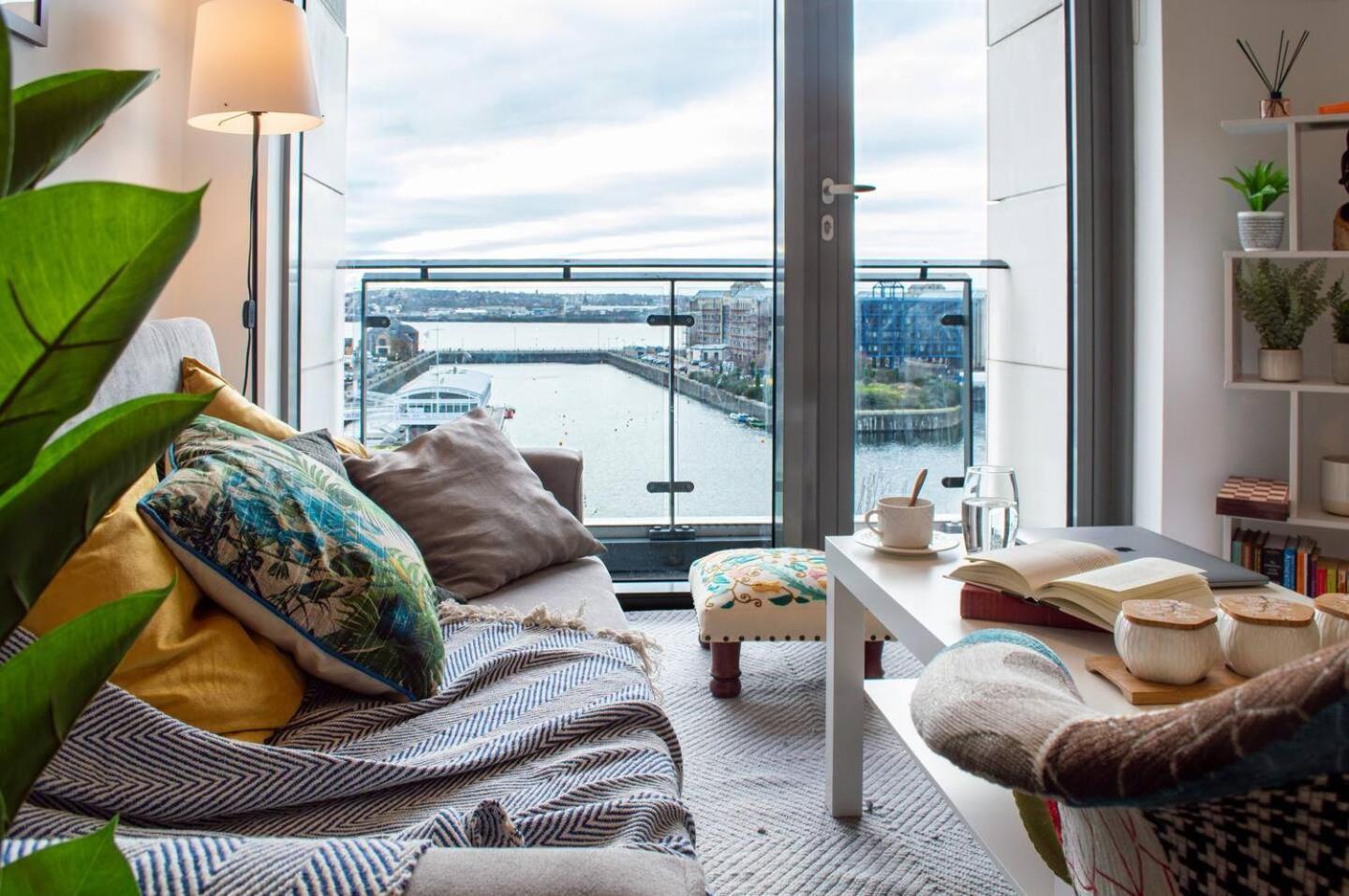 Stunning Mersey View Flat W Parking In Liverpool Exterior foto