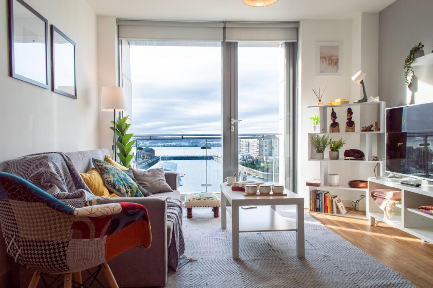 Stunning Mersey View Flat W Parking In Liverpool Exterior foto